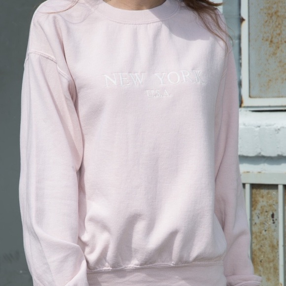 Brandy Melville Tops Brandy Melville New York Crew Neck Poshmark